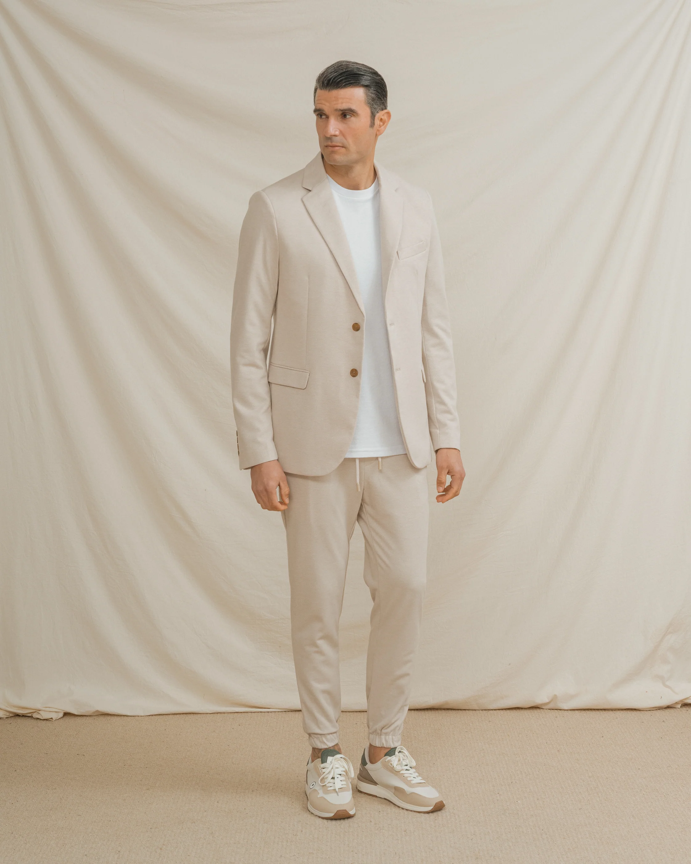 PANTALÓN TRAJE JOGGER CASUAL BEIGE - Image 3